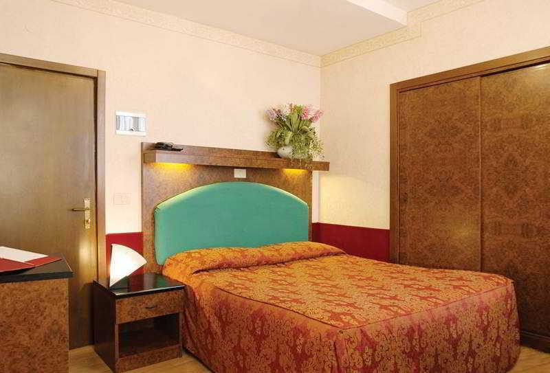 Antica Casa Carettoni Hotel Venesia Ruang foto