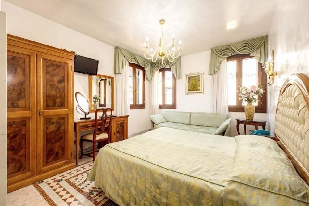 Antica Casa Carettoni Hotel Venesia Bagian luar foto